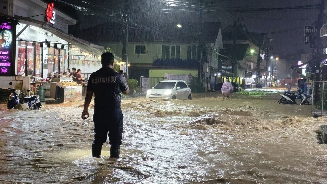 Phuket braces for floods as storm lashes Andaman coast | Thaiger