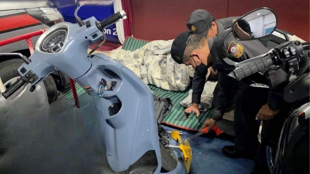 Thai man arrested in Pattaya for sawing off police wheel lock | News by Thaiger