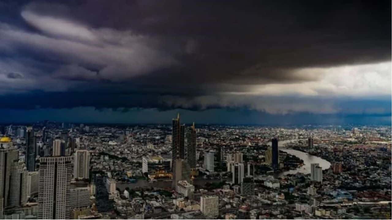 Stormy southern seas and chilly dawns grip Thailand | Thaiger