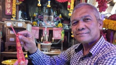 Nonthaburi shrine draws crowds with lucky numbers | Thaiger