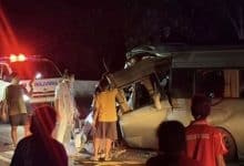 Bangkok-bound van slams into truck, 7 injured | Thaiger