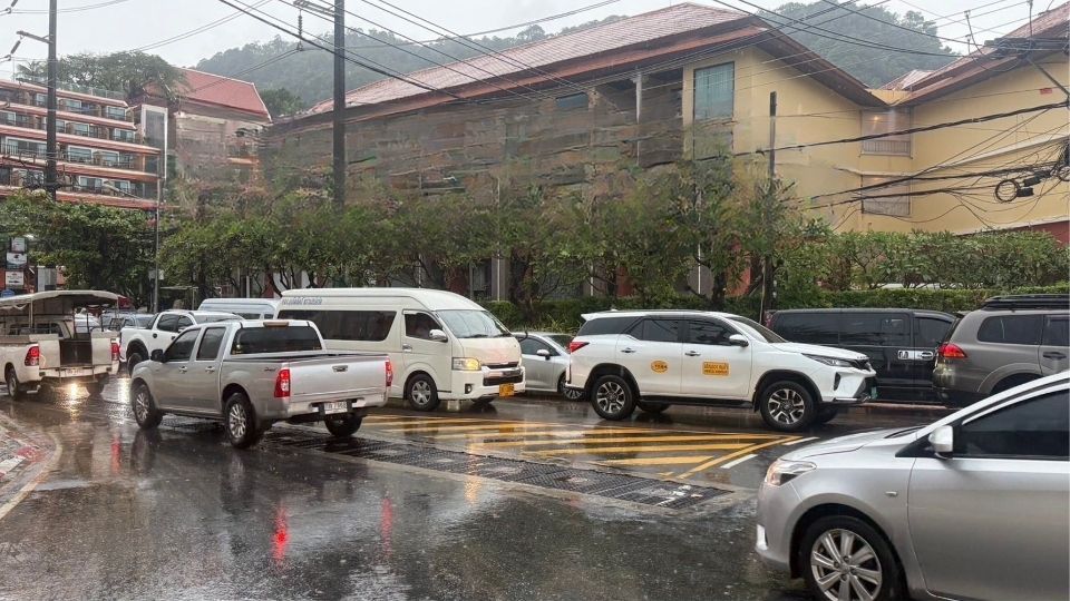 Flash floods swamp Patong again, traffic brought to standstill | News by Thaiger