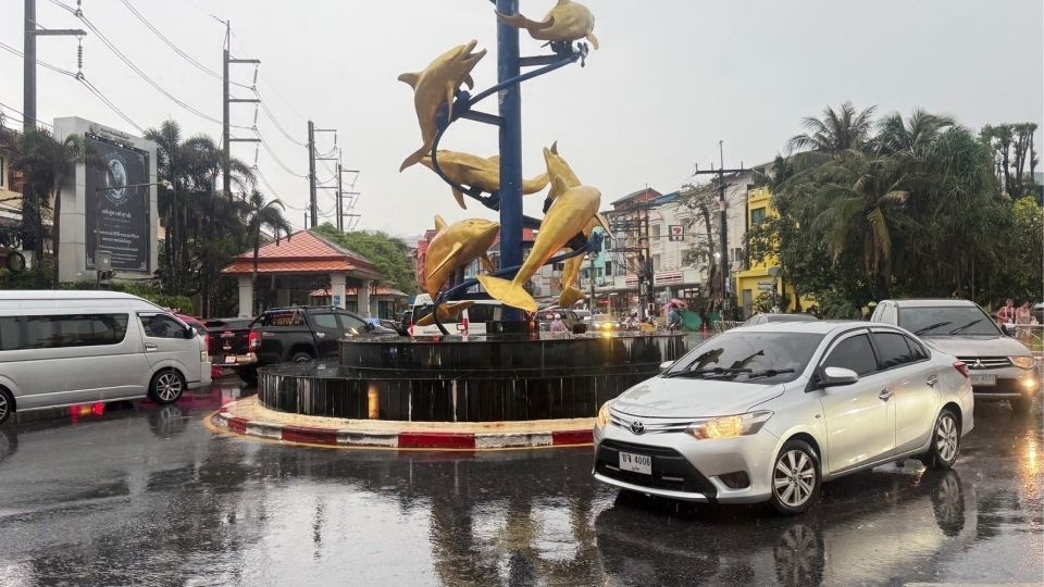 Flash floods swamp Patong again, traffic brought to standstill | News by Thaiger