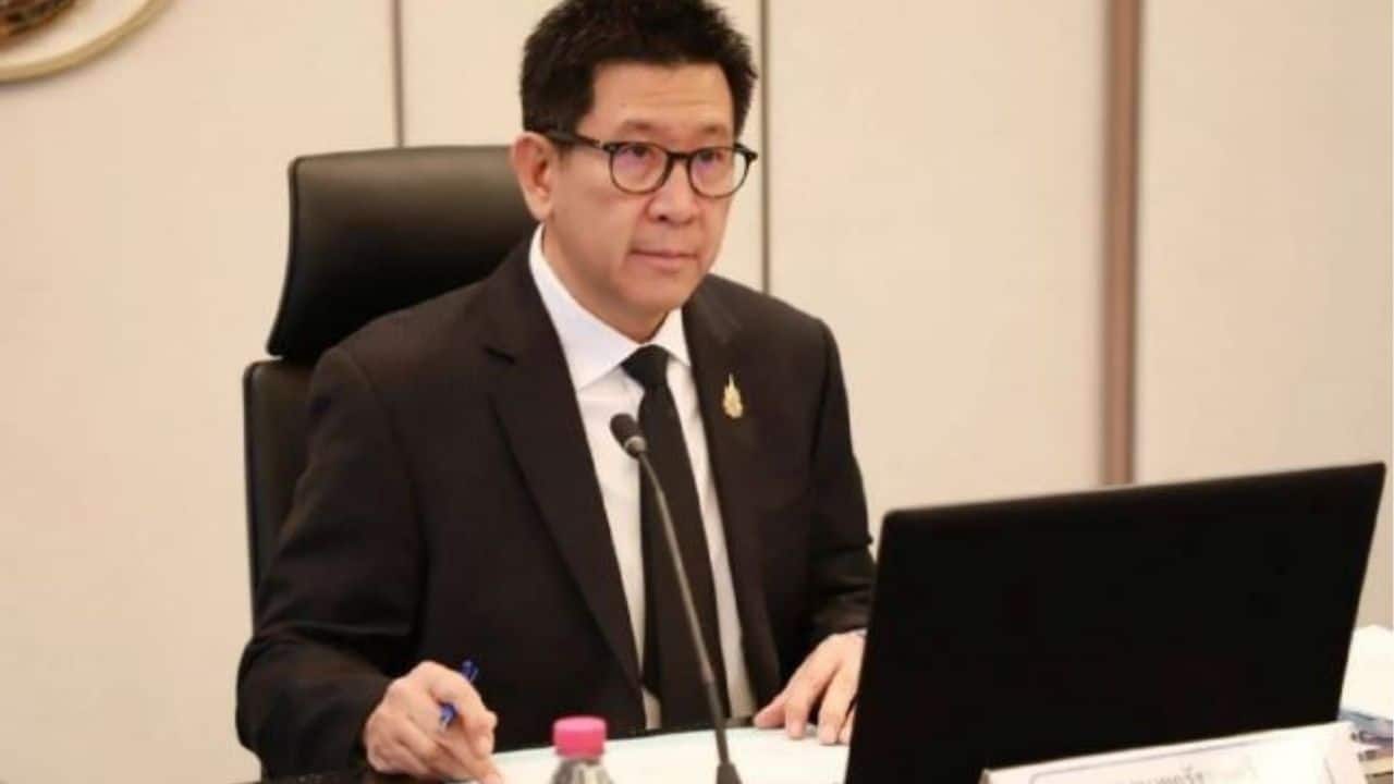Thai budget deficit dips by 8.4% as economy stumbles on | Thaiger