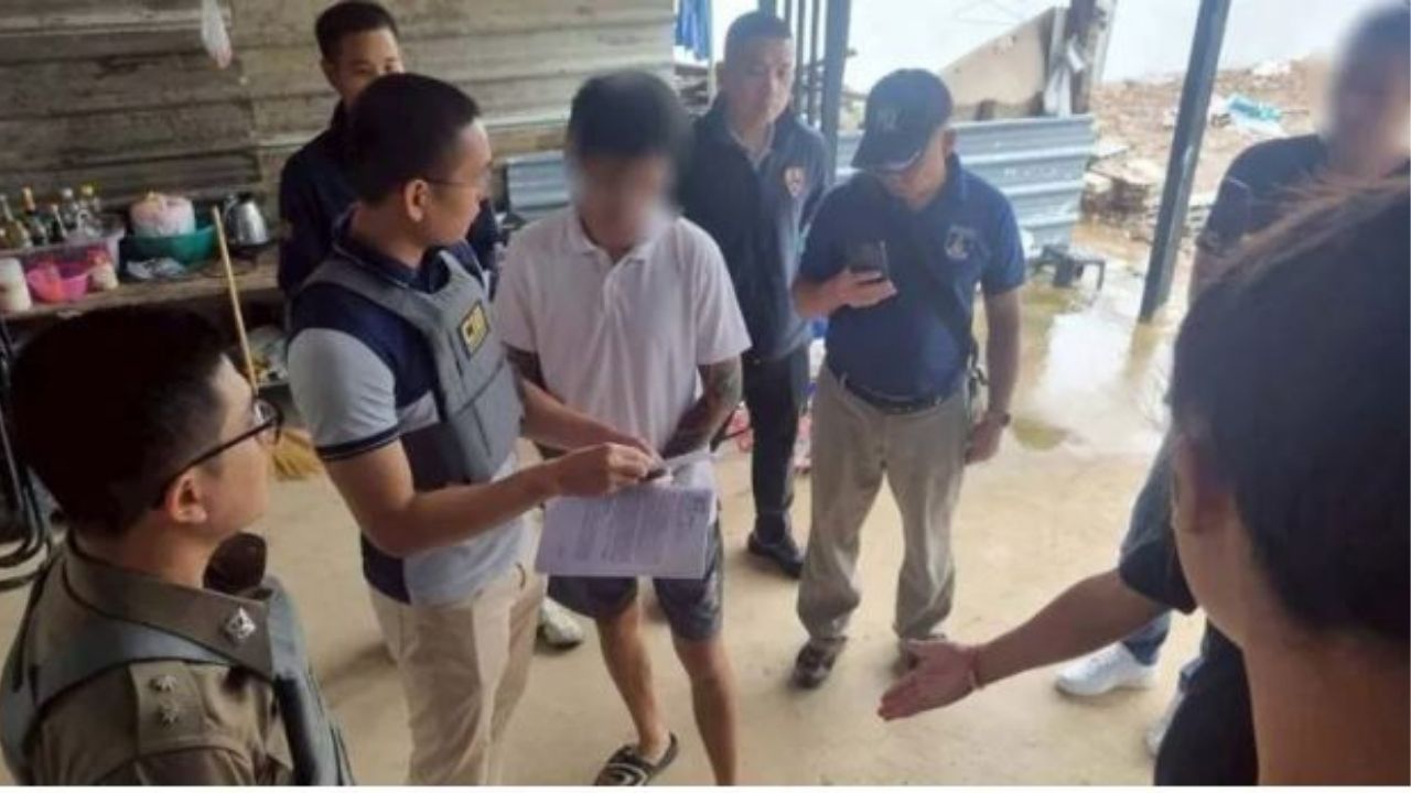Singaporean scam suspect caught hiding in Isaan village | Thaiger