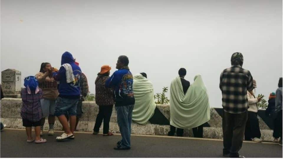 Cold blast chills Thailand as southern storms roll in | News by Thaiger