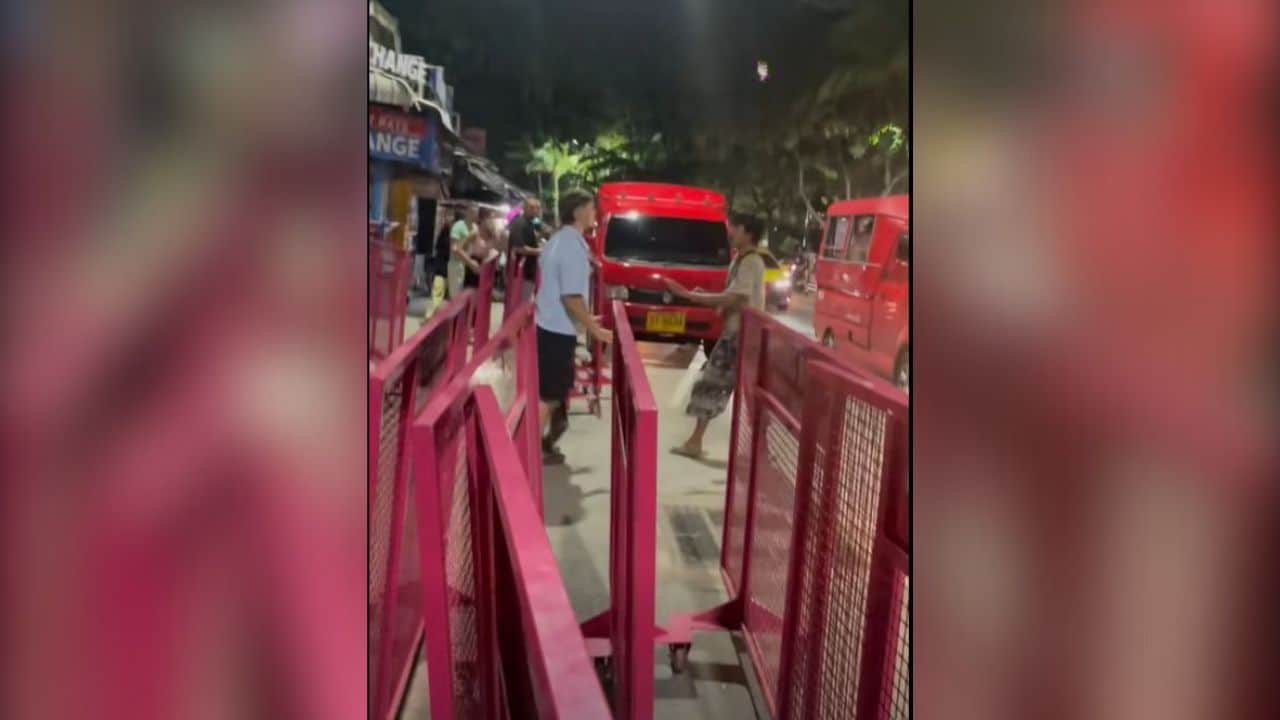 Tourist attacked on Bangla Road just metres from police box (video) | Thaiger