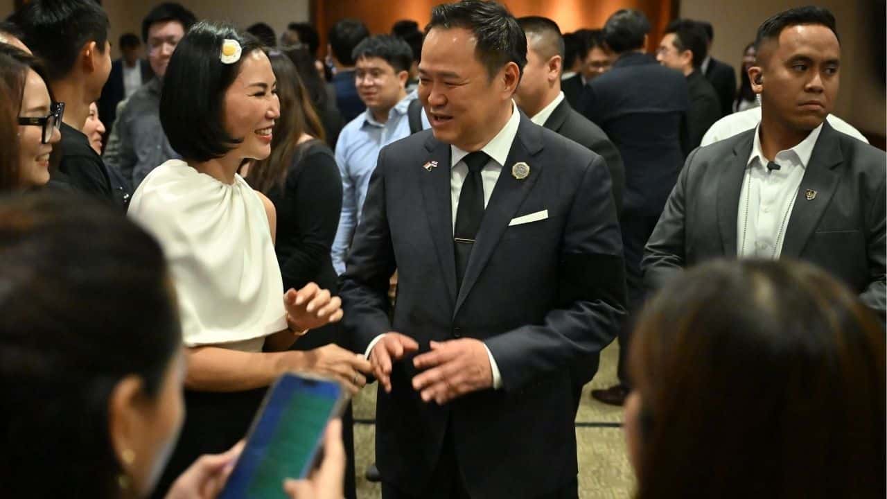 Anutin promises to dissolve Parliament within 120 days | Thaiger