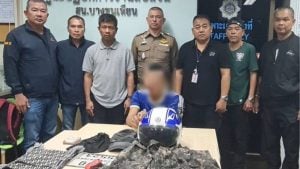 Laotian man arrested after knife-point gold snatch in Bangkok | Thaiger