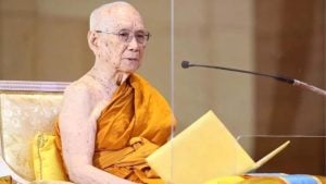 Thai govt to launch Buddhism watchdog over rising concerns | Thaiger