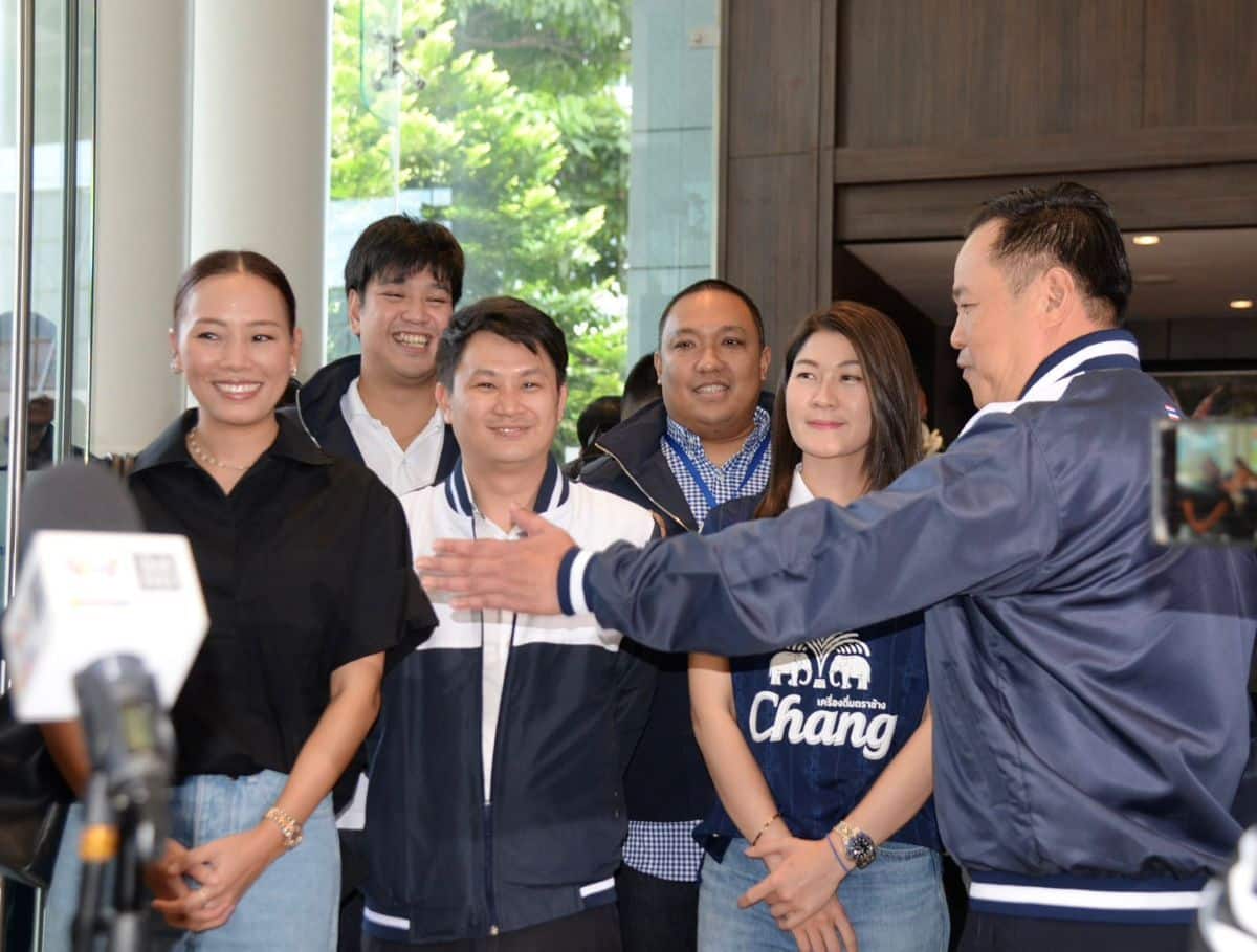 Bhumjaithai Party gains 14 MPs from other parties ahead of election | News by Thaiger