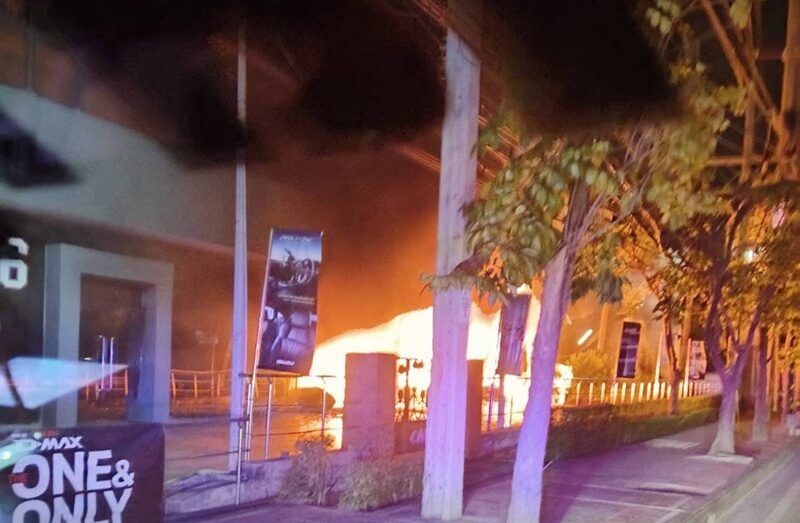 Bangkok car showroom blaze destroys 3 vehicles | News by Thaiger