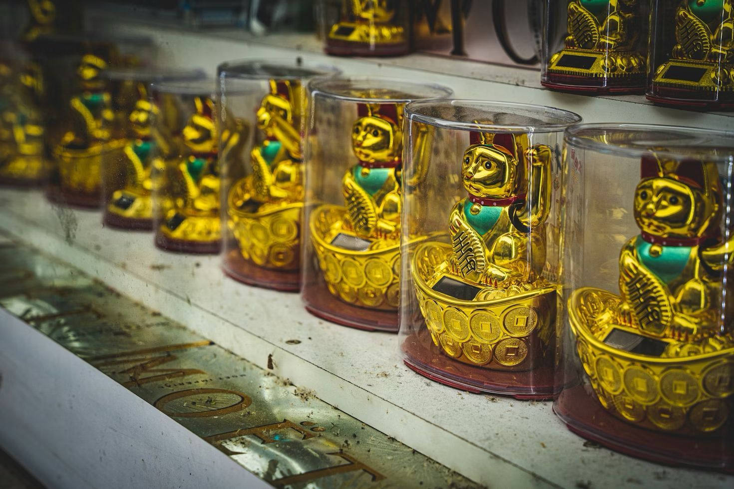 Maneki neko are popular in Thailand