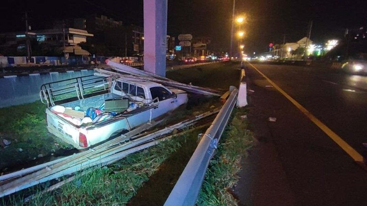 Security guard killed while crossing road to help crash victim in Pathum Thani | News by Thaiger