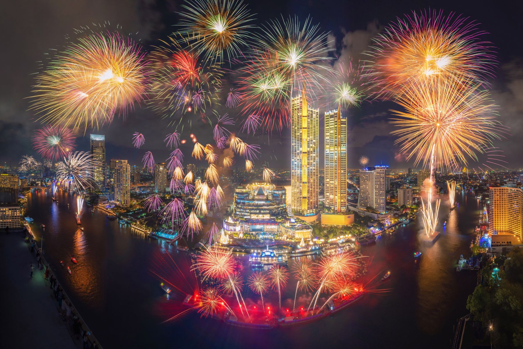 CNN selects Bangkok at ICONSIAM as a Major Asia-Pacific Broadcast Hub for New Year’s Eve 2025 | News by Thaiger