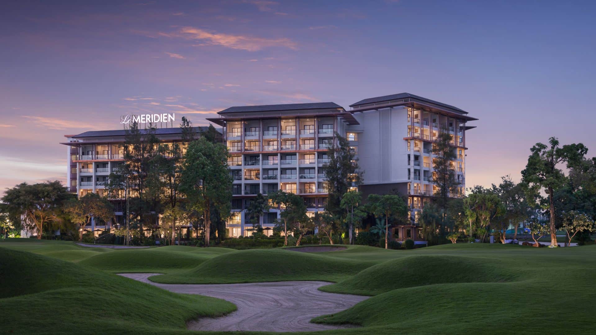 The exterior of Le Meridien Suvarnabhumi is sorrounded by golf courses.