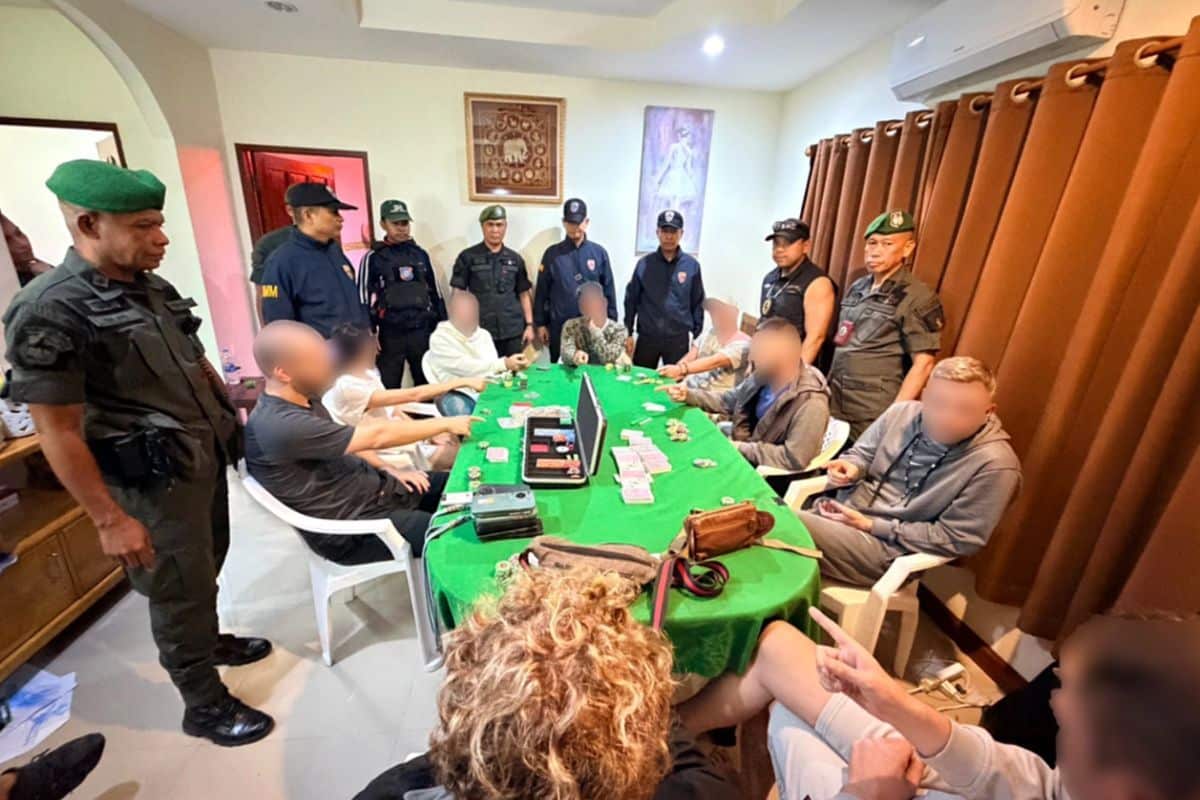 Ten foreigners arrested in Koh Phangan poker raid | Thaiger