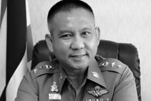 Senior police officer found dead in car in Nakhon Sawan | Thaiger