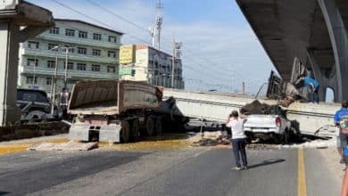 Bridge collapses on truck and pickup in Samut Prakan, killing one | Thaiger