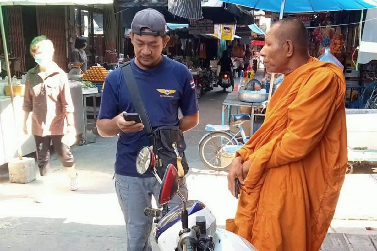 Impostor monk busted in Ang Thong for drugs and donation scam | Thaiger