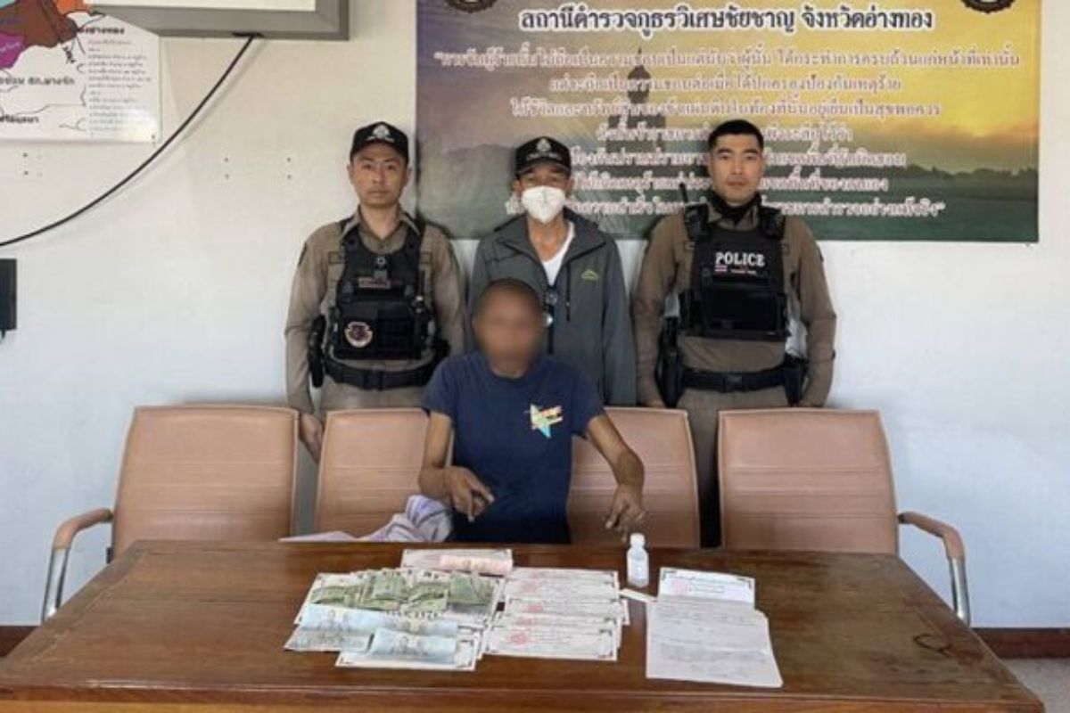 Police arrest man posing as a monk in Ang Thong for donation scam and drug use