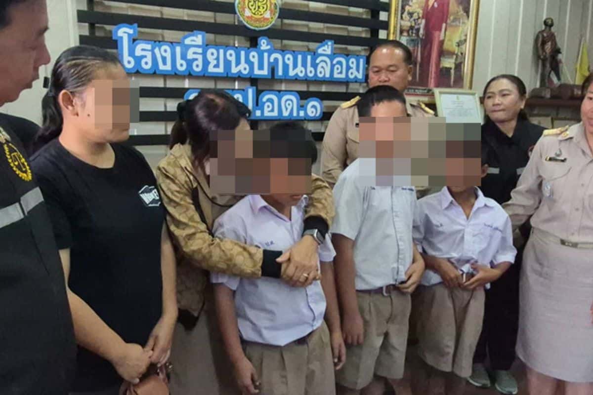 Meeting between teacher, student’s family, and child protection officers in Udon Thani