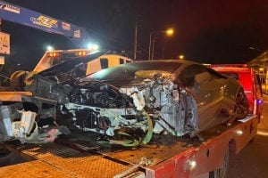 Lamborghini crashes into power pole in Nonthaburi | Thaiger