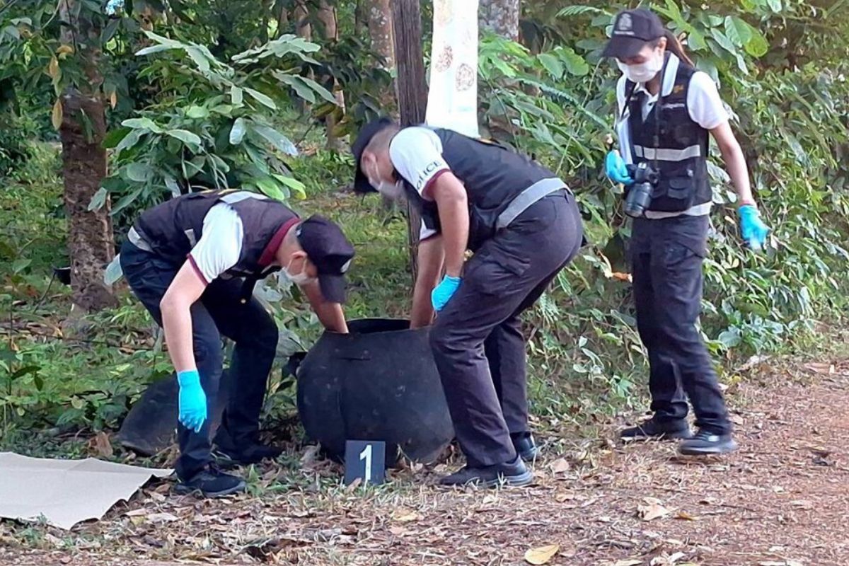 Investigation underway after newborn’s body is found in a Nakhon Phanom bin | Thaiger