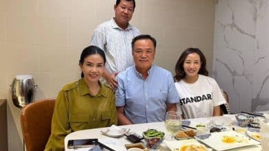 Photo of Thai PM with Cambodian governor resurfaces | Thaiger