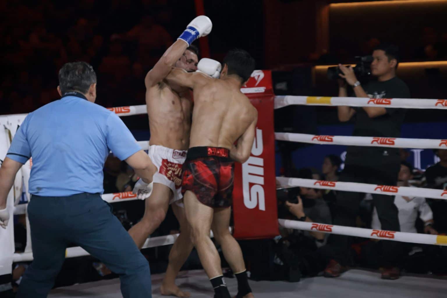 Photo via rajadamnern stadium