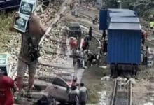 6 Hat Yai men arrested for stealing beer from container train amid flood chaos | Thaiger
