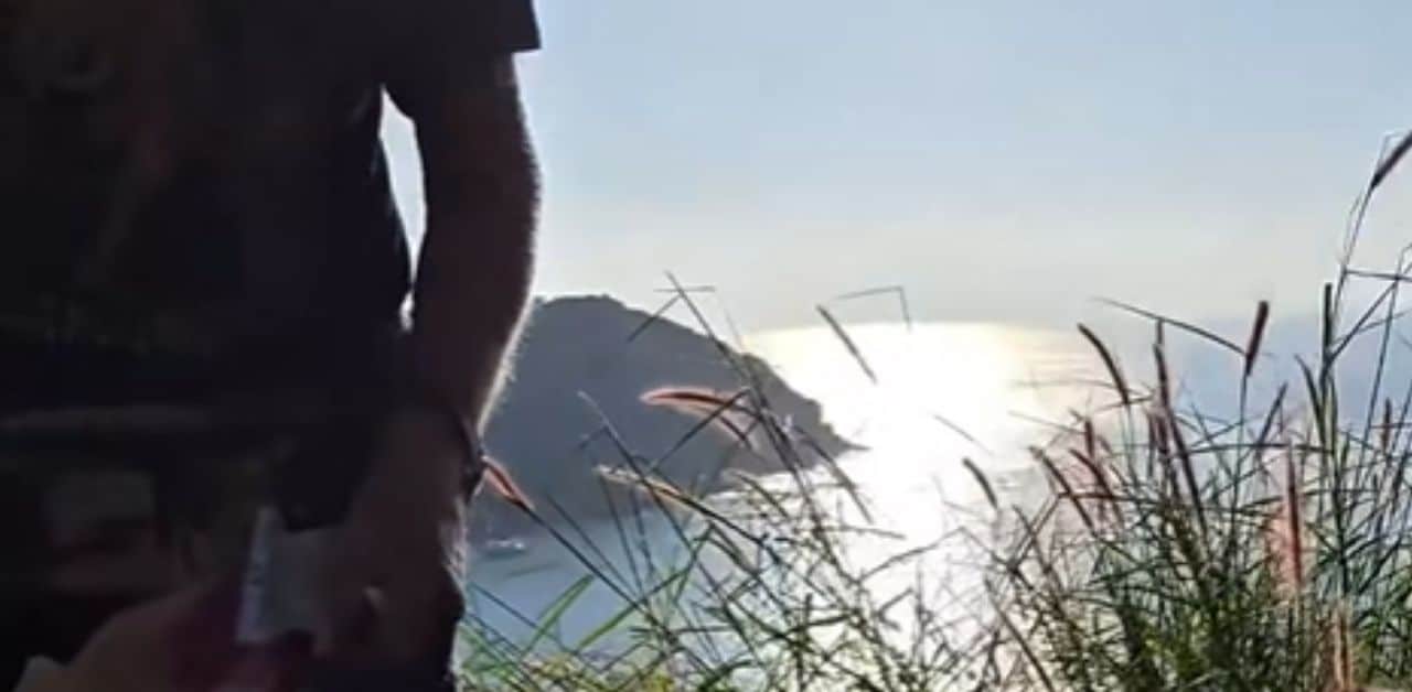 Foreigner takes over Phuket viewpoint