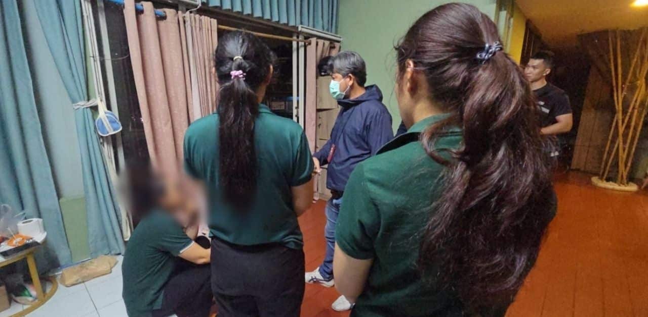 Thai woman lost gold accessories at massage shop