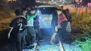 Drunk driver escapes tragedy after driving onto Pattaya railway track | Thaiger