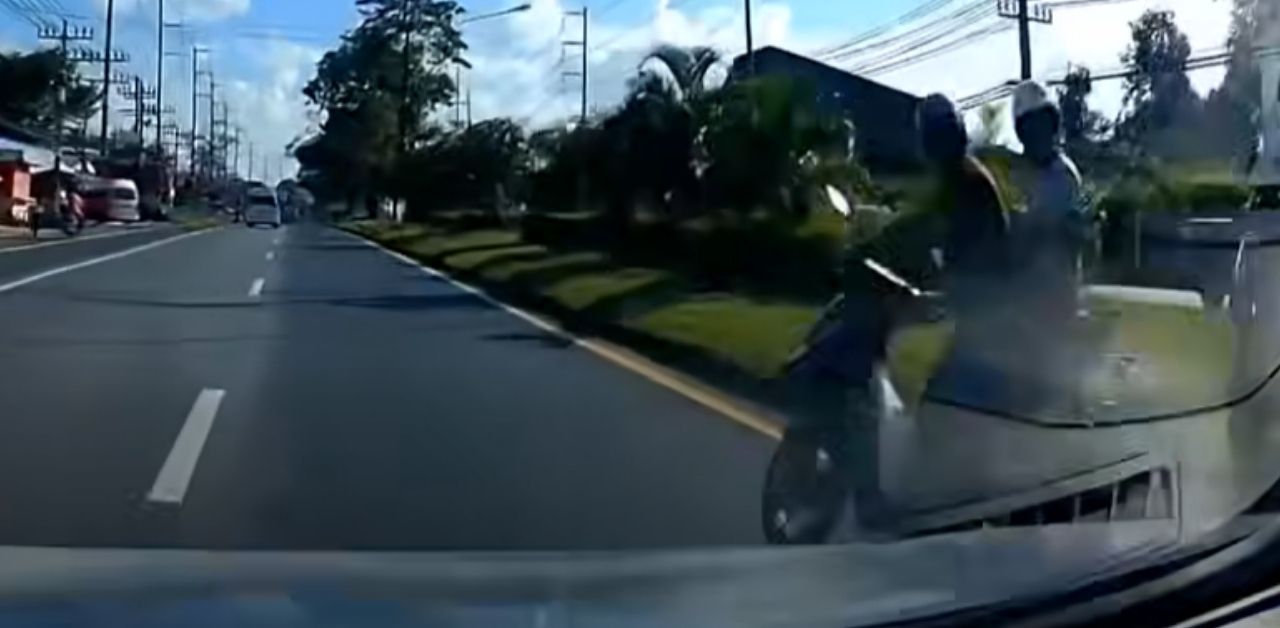 Thai driver exposes illegal behaviour of foreign rider ends up facing criticism