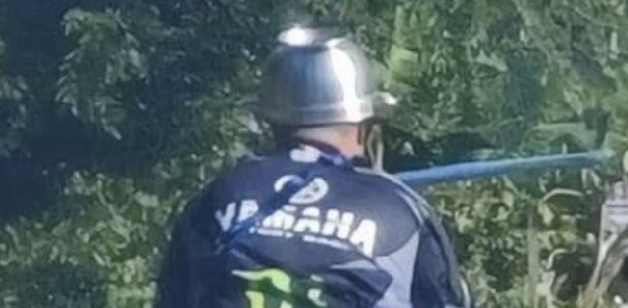 Foreigner wears pot while riding motorcycle in Phuket