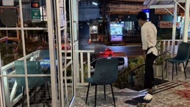 Australian man dies after running into glass door at Phuket restaurant | Thaiger