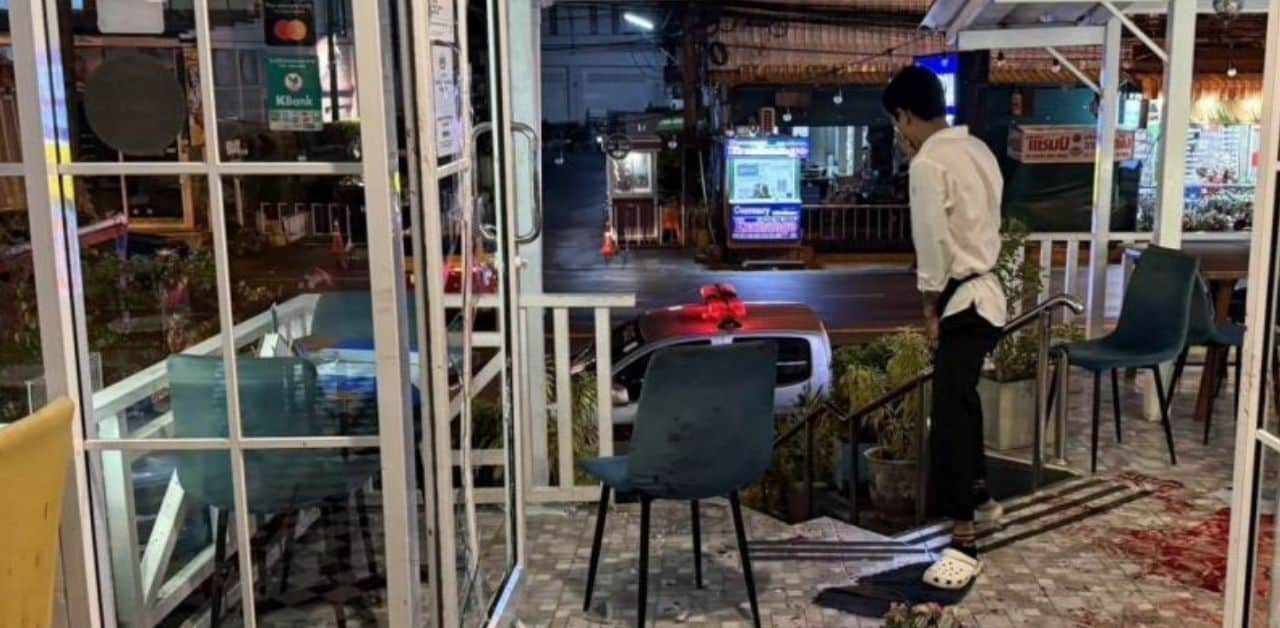 Australian man dies after running into glass door at Phuket restaurant | Thaiger