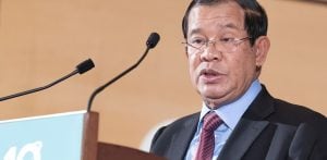 Hun Sen denies blocking Thais from returning home and urges air travel | Thaiger