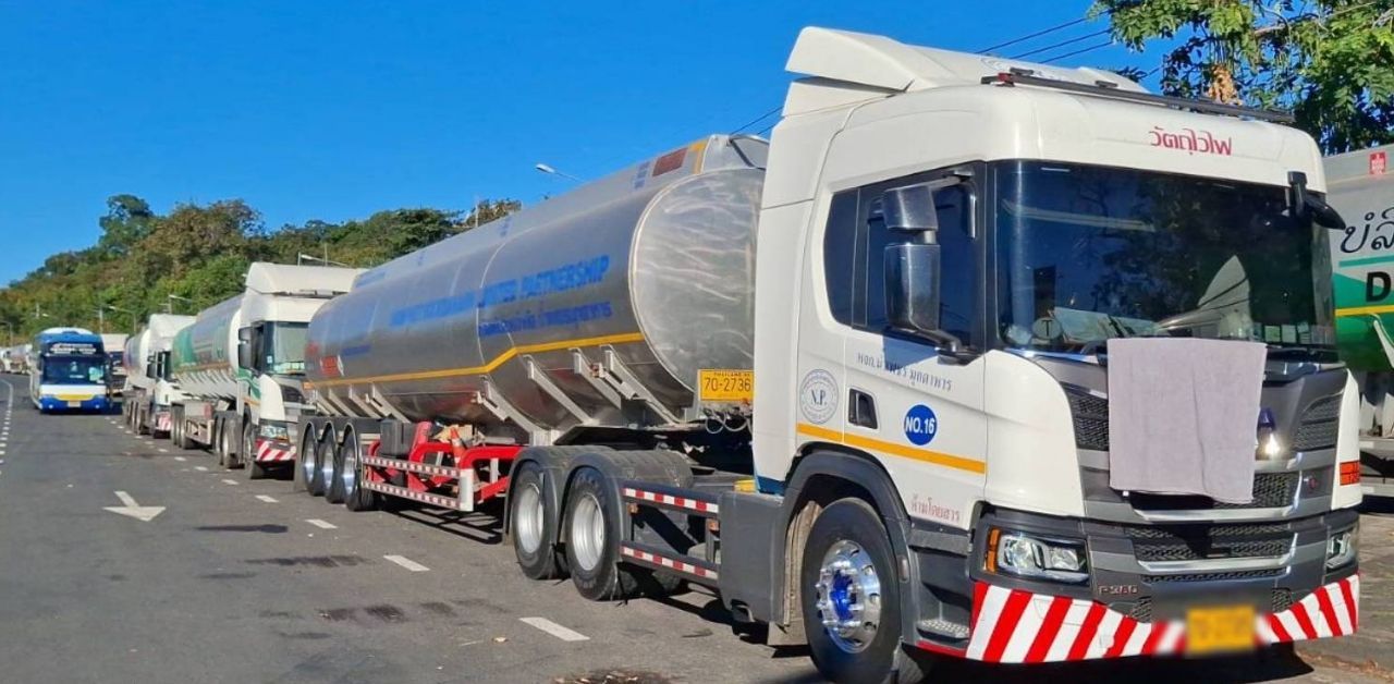 Oil tanker stranded at border