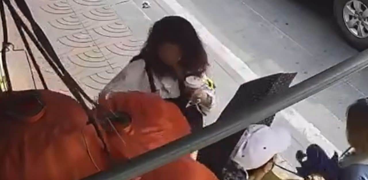 Pickpocket near Bangkok Chinatown