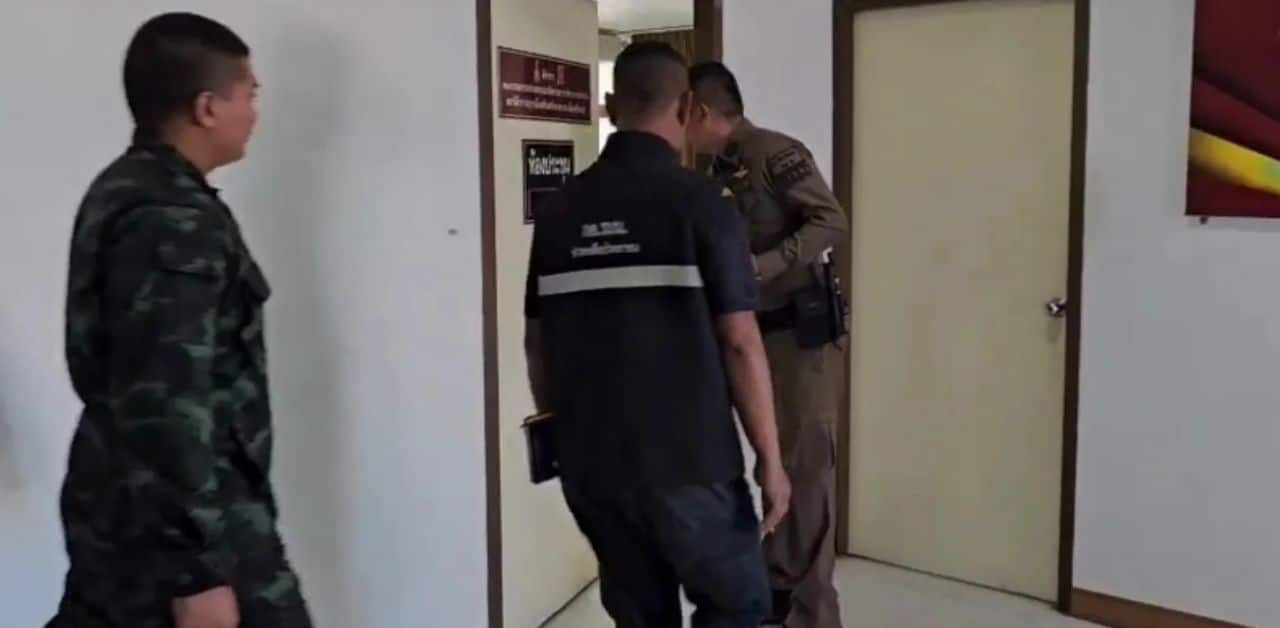 Police questions American man taking photos of military airport