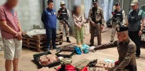 Army raids border warehouse and seizes cash and gold from Thai-Cambodia couple | Thaiger
