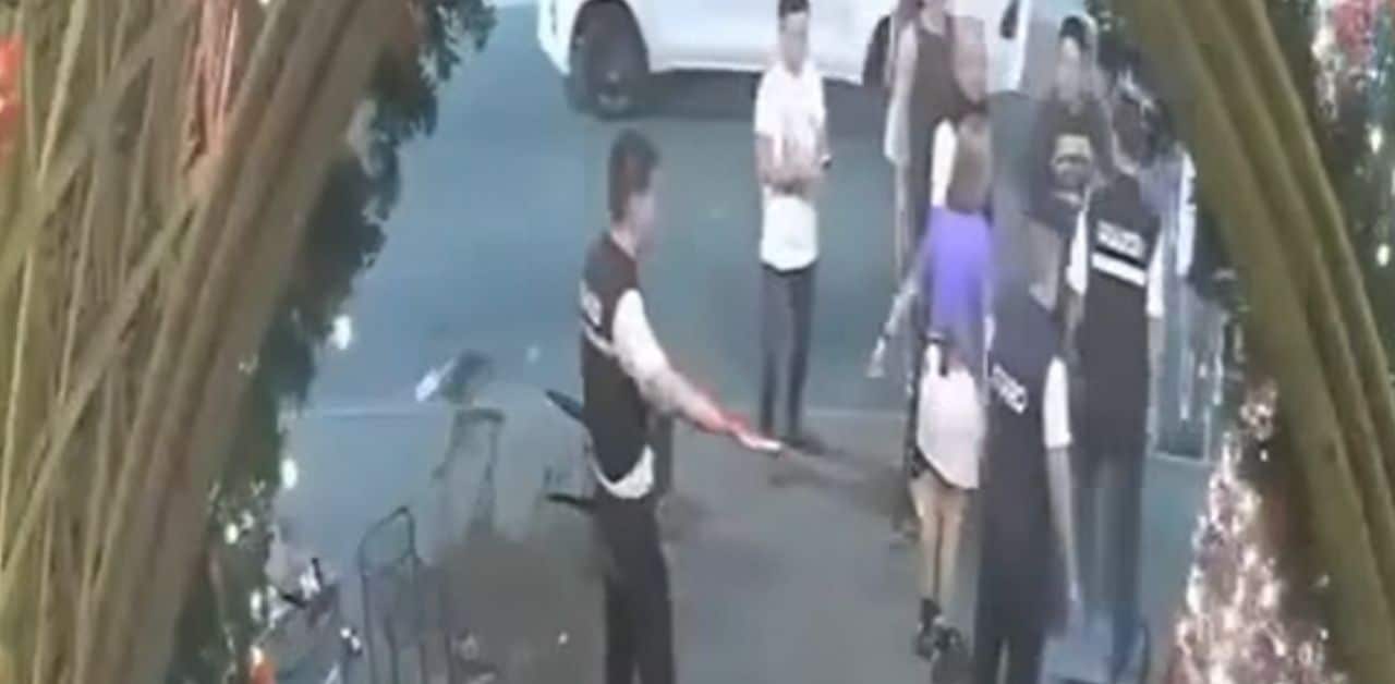 Pattaya bar security guards injured in knife attack by Chinese