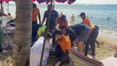 Pattaya lifeguards save Dutch woman from drowning at Jomtien Beach | Thaiger