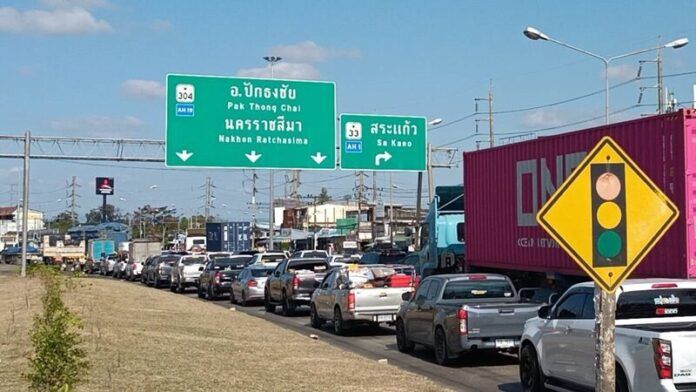 New year exodus brings heavy traffic to isan on highway 304 | News by Thaiger