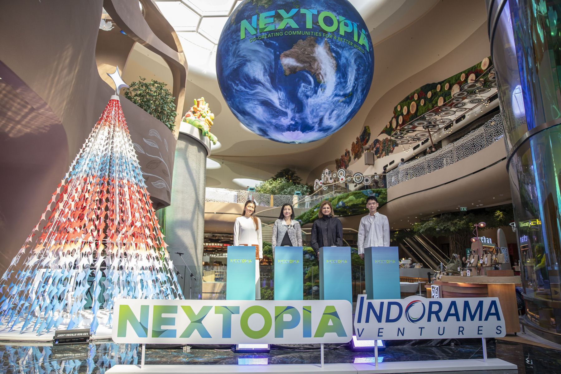 Indorama Ventures, Siam Piwat, and VINN PATARARIN join forces to create 'Tree of Tomorrow' Christmas tree at NEXTOPIA, Siam Paragon | News by Thaiger