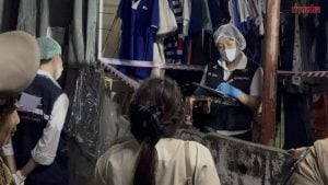 Delivery rider kills ex-girlfriend outside Bang Na apartment before taking his own life | Thaiger