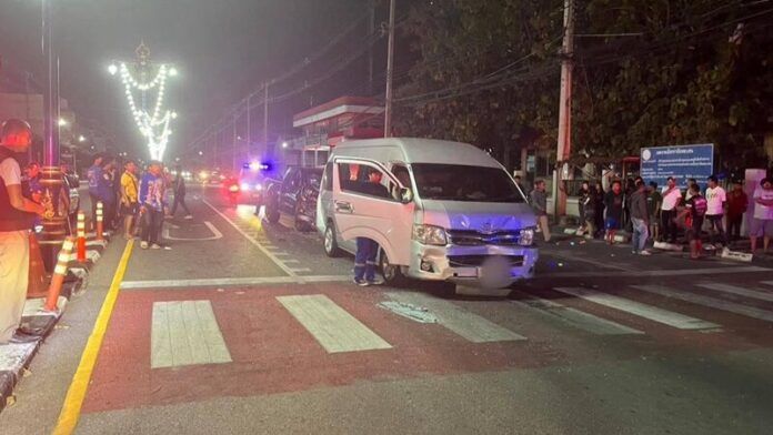 Pickup truck and van collision in Kanchanaburi kills driver, injures 13 | News by Thaiger