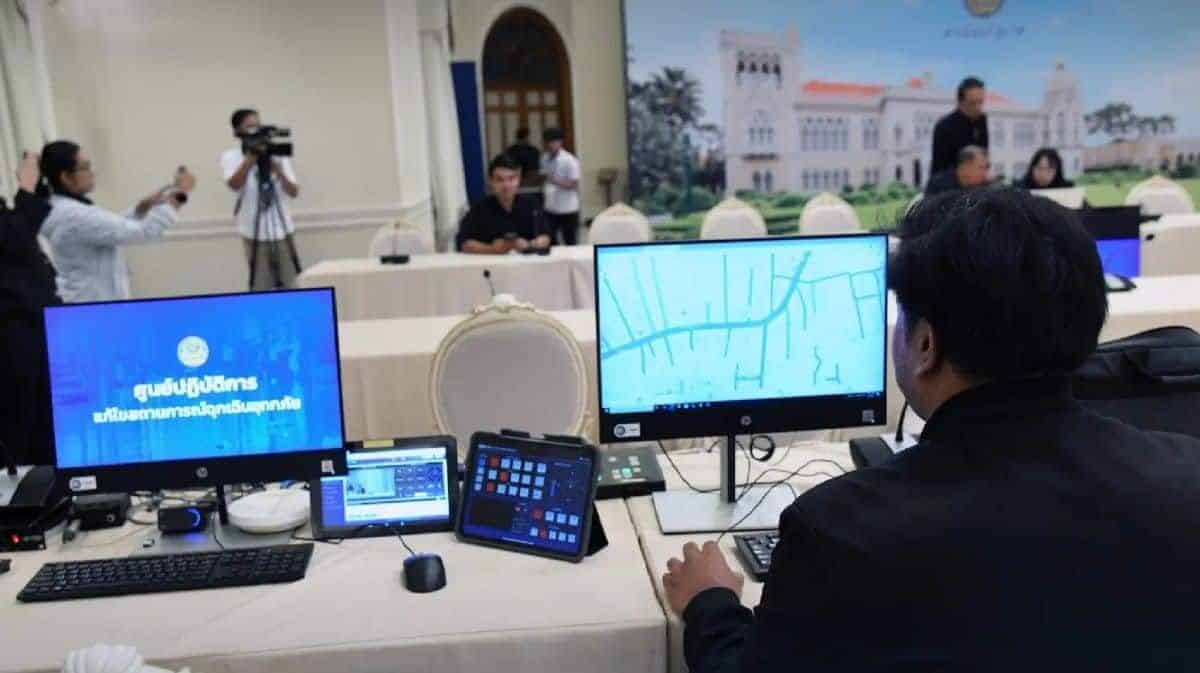 Opposition leader slams flood response committee as headline-making move | News by Thaiger